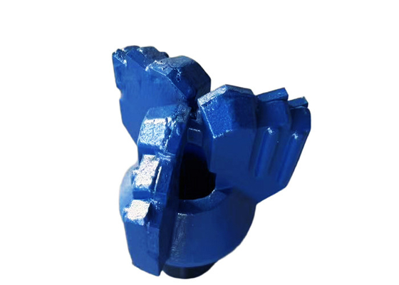 Alat Pengeboran Rotary Tiga Blade Wings Drag Rock Drill Bit Untuk Formasi Lembut