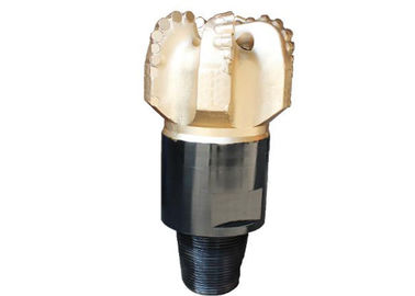 Bit PDC, kode IADC M433 untuk formasi keras sedang hingga sedang dengan ½ "cutter, 6 blades, 6 nozzles