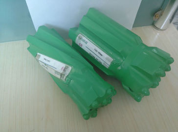 Sisipan Tungsten Carbide Bor Ditarik Bit Center Drop ST68 / Wajah Rata