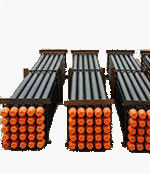 Black DTH Drill Pipe 6000mm - 89mm Turun Alat Pengeboran Lubang 2 3/8 API Reg