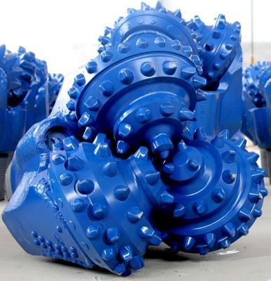 Masukkan Gigi Carbide Tricone Rock Roller Digunakan API Mining Drill Bits