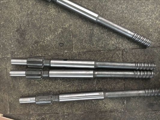 T38 Bor Shank Adapter Panjang 690mm Striking Bars Untuk Furukawa HD609 Rock Drill